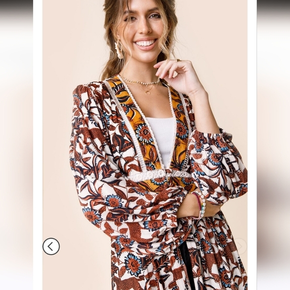 Francesca's MI AMI Lenette Floral Crochet Trim Long Kimono. Size S/M NWT - Picture 2 of 15